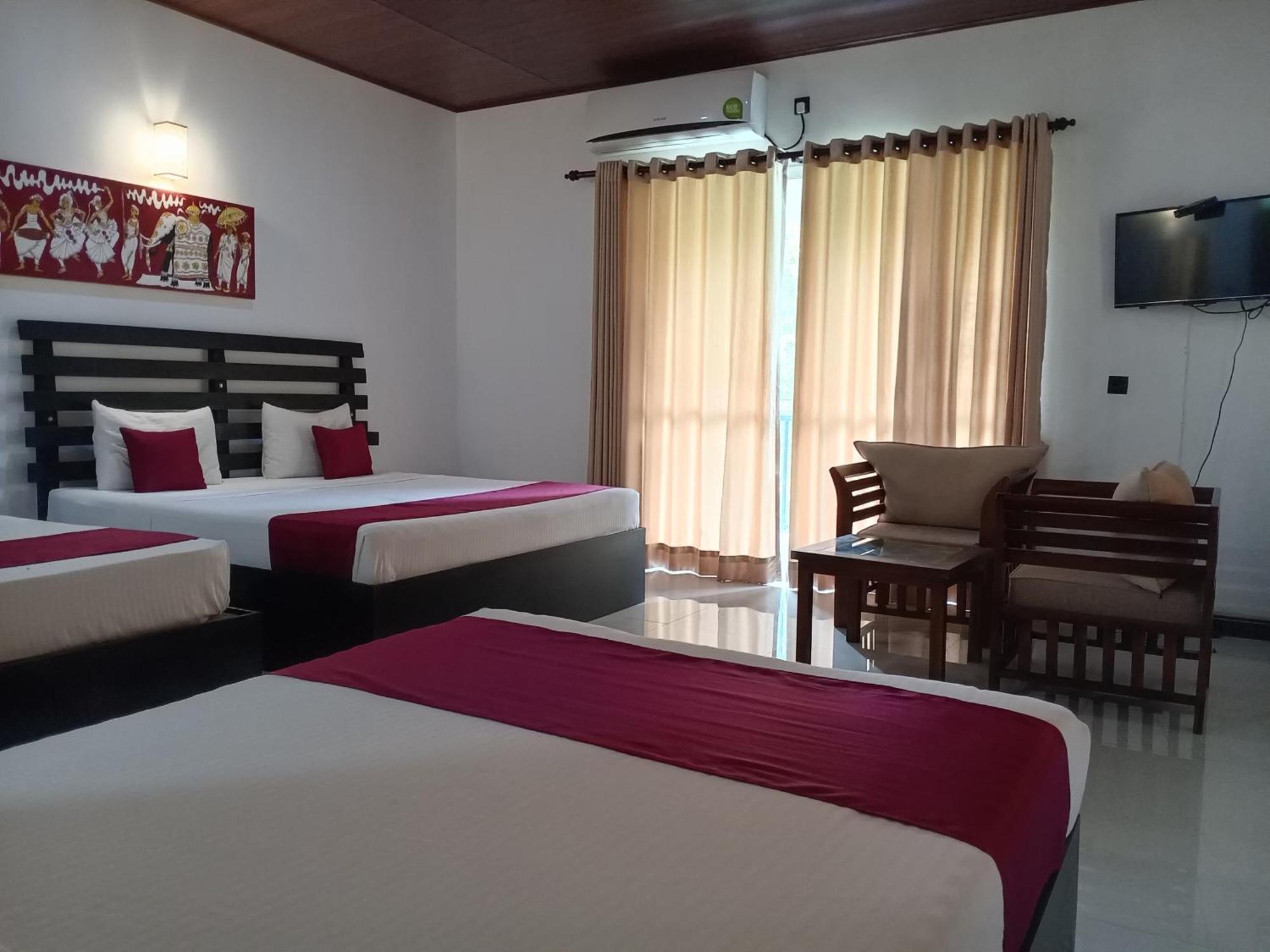 Pivisuma Lodge 담불라 외부 사진